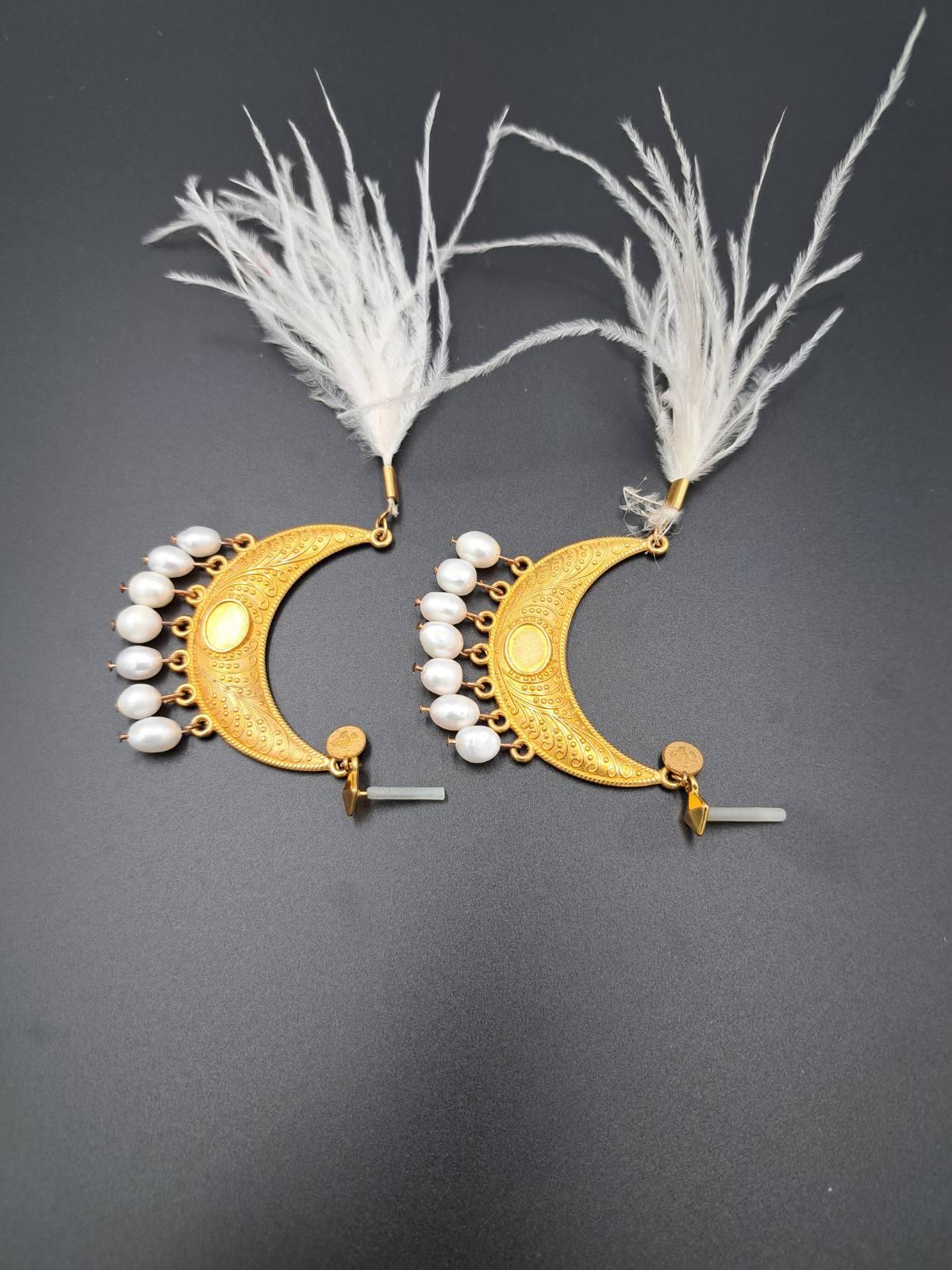 Gold crescent earrings with pearls and white feathers – Calliope Anemouli